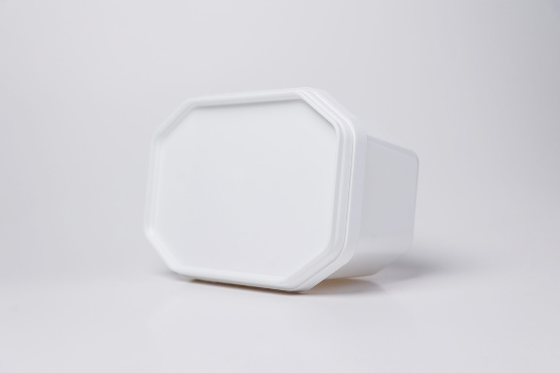 2000ml Octagon Tub & Lid