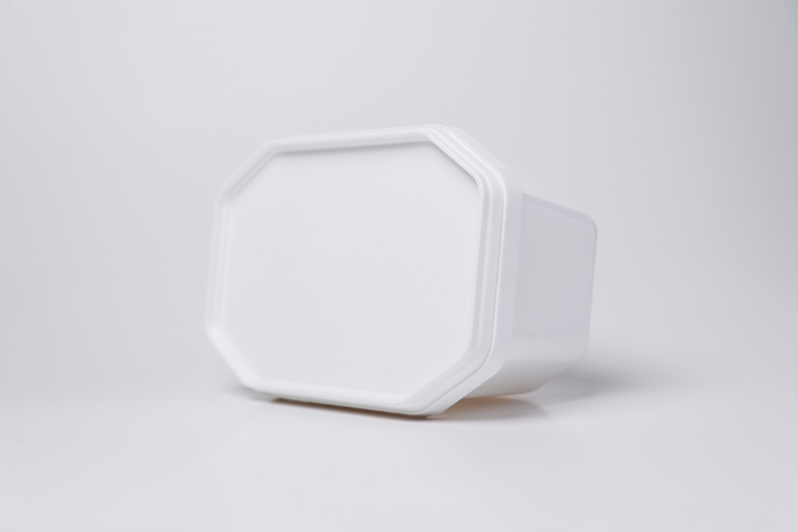 1000ml Octagon Tub & Lid - Image 3