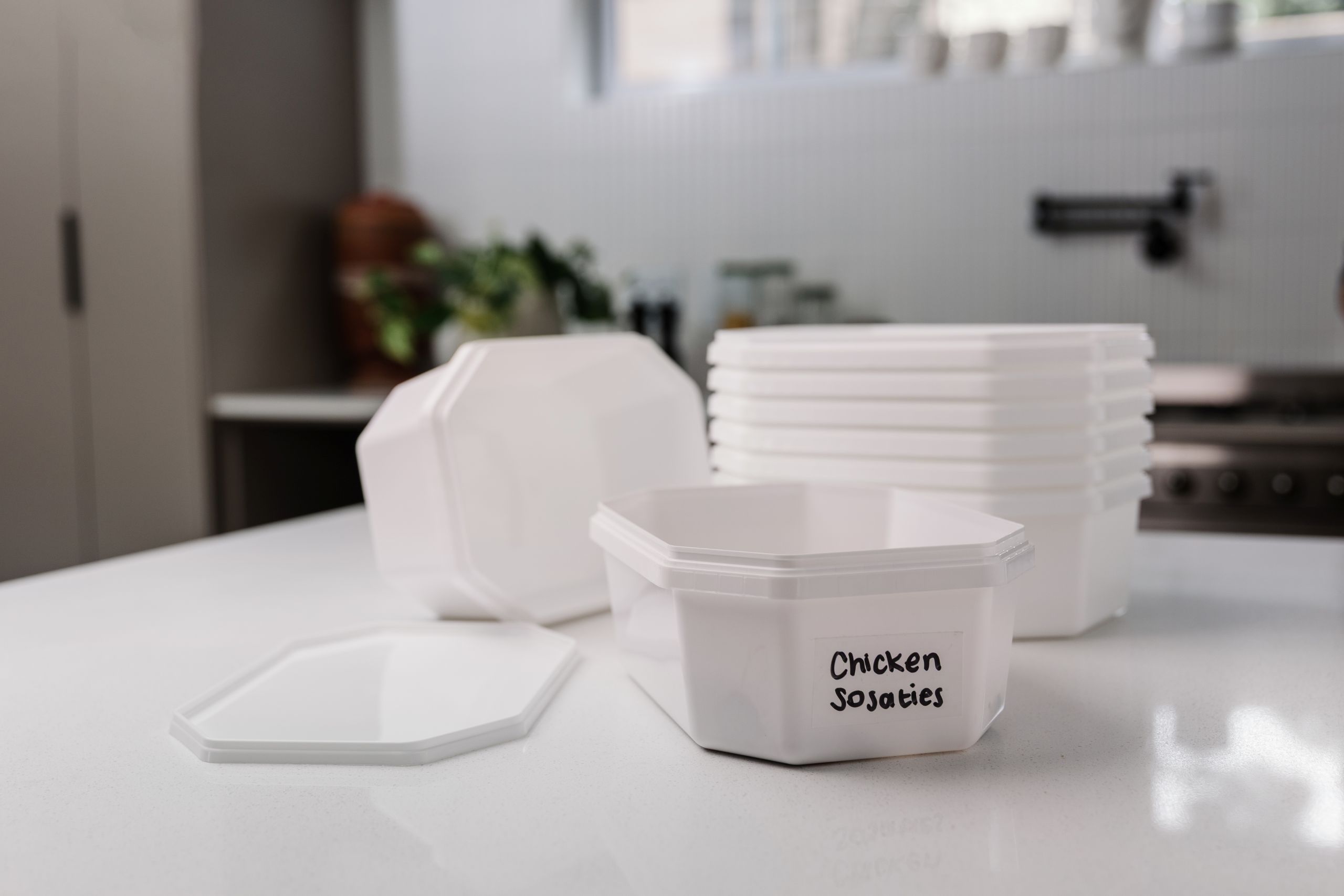 1000ml Octagon Tub & Lid - Image 4